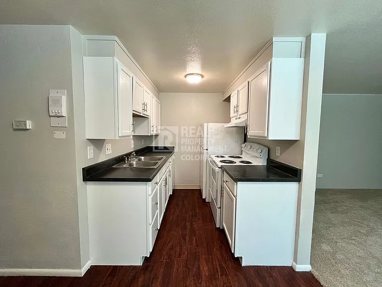1221 N Clarkson St #2 — Photo 6