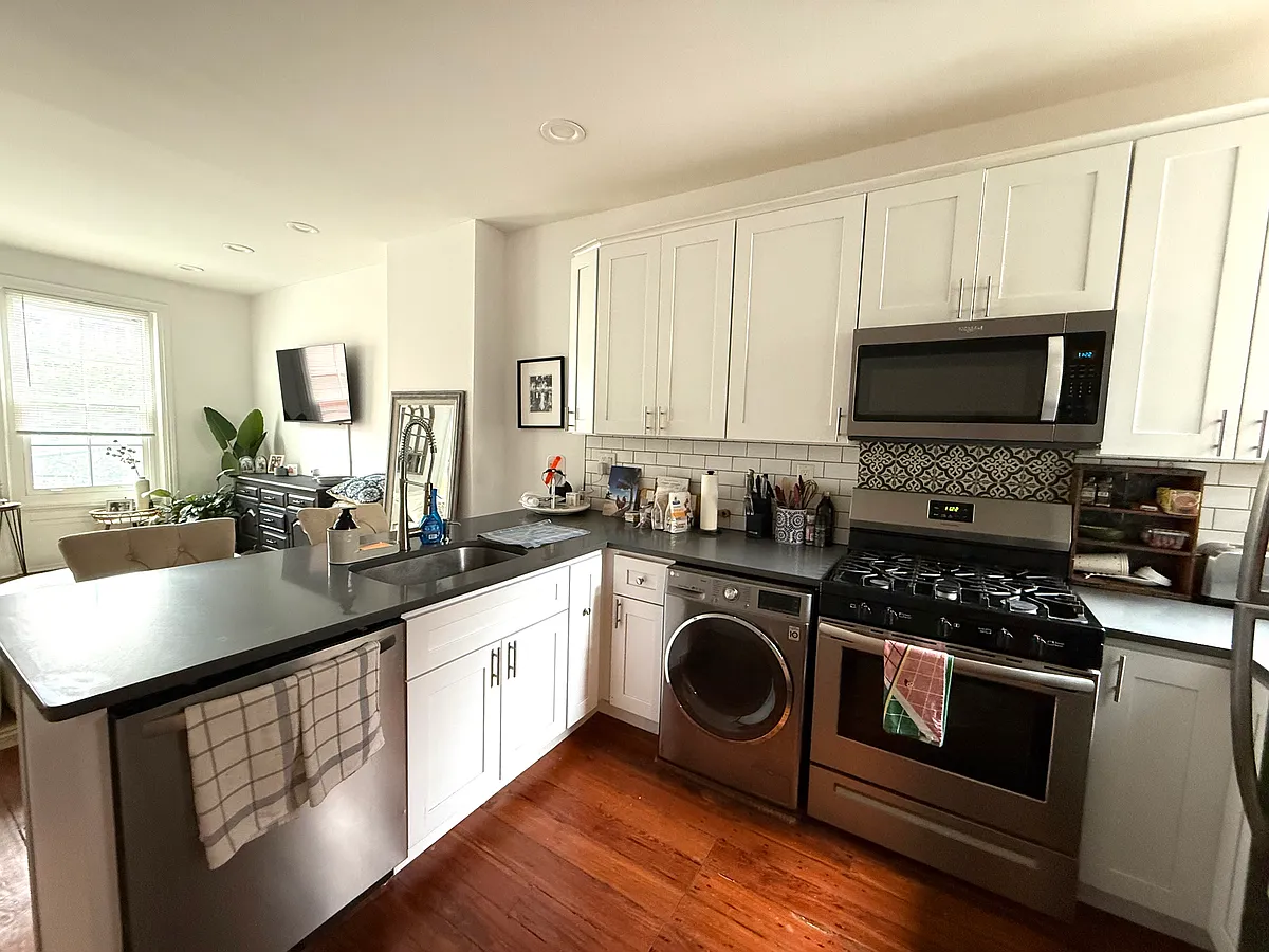Building Photo - 612 N 23rd St #2