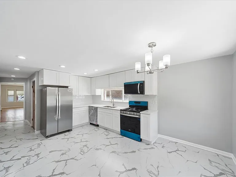2044 N Newland Ave #1 — Photo 8