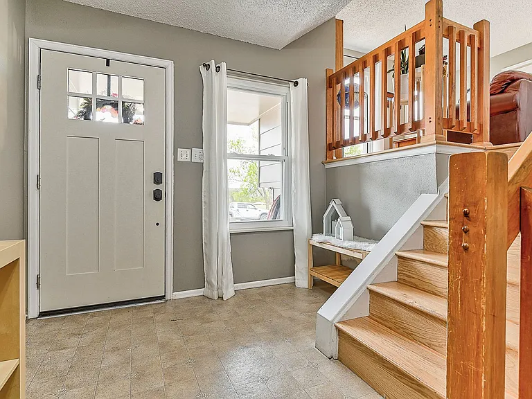 5150 Saddle Dr — Photo 2
