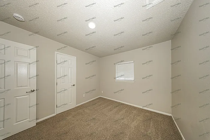 912 Craig Dr — Photo 9