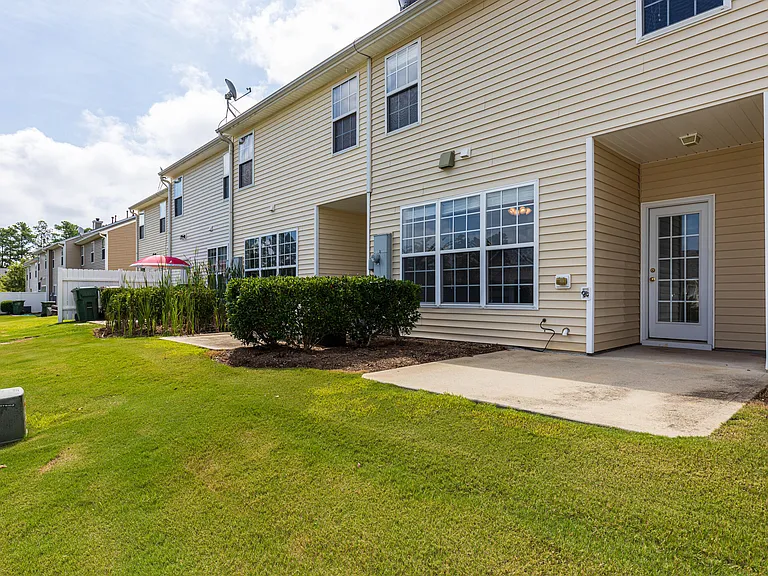 541 Writers Way — Photo 32