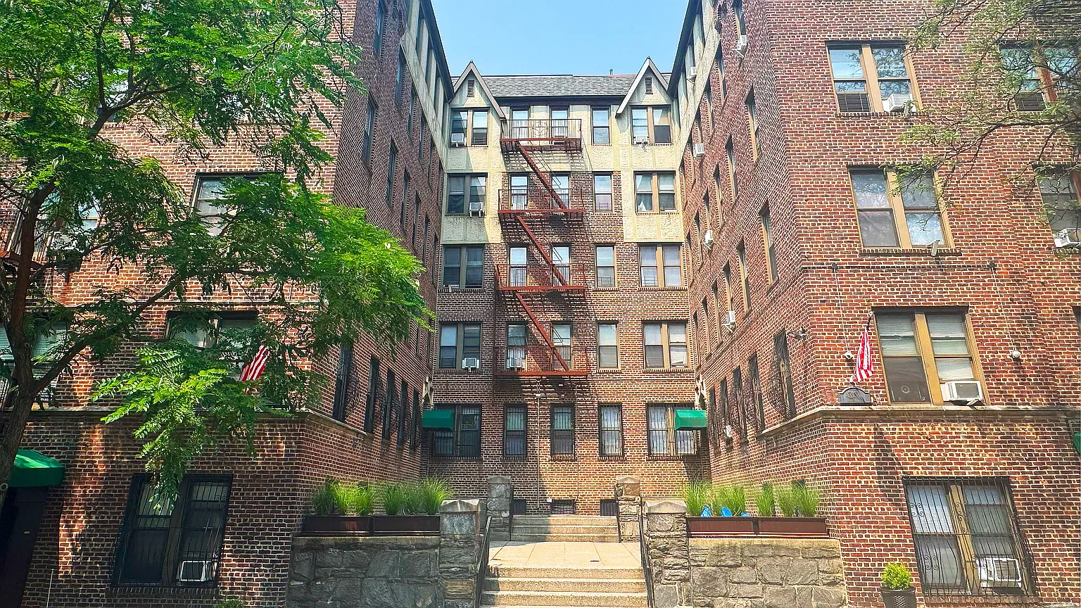 3217 Hull Avenue — Photo 3