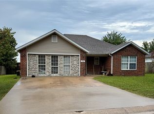 724 Applegate Ln, Lincoln, AR 72744
