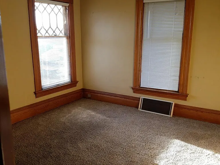 706 S 1st Ave — Photo 10