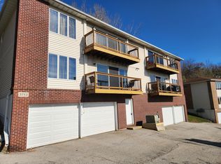 3712 35th St APT 3, Moline, IL 61265