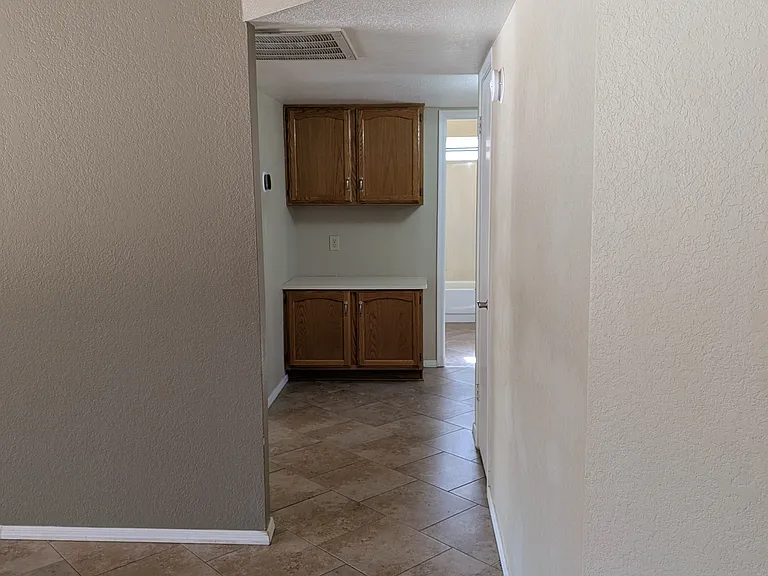 5527 E Enrose St — Photo 7