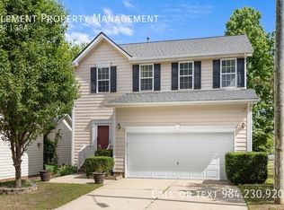 100 Henson Pl, Apex, NC 27502