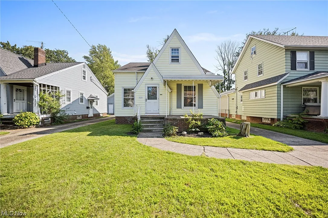 16605 Elsienna Ave photo 1