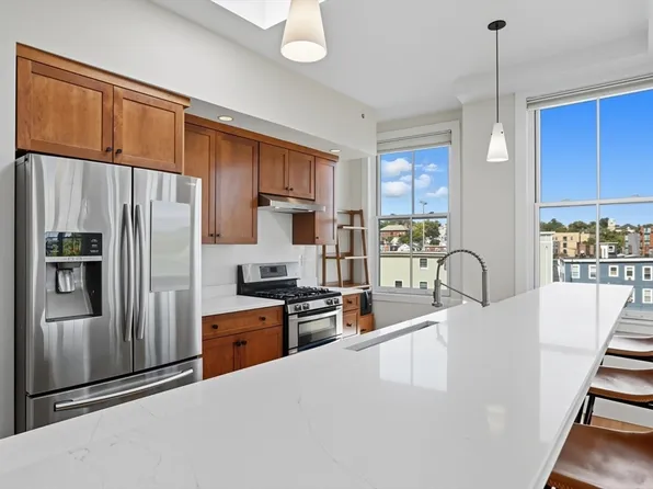 43 Park St Unit 18, Somerville, MA 02143