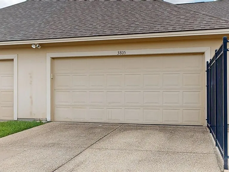 3805 Silverthorne Ln — Photo 28