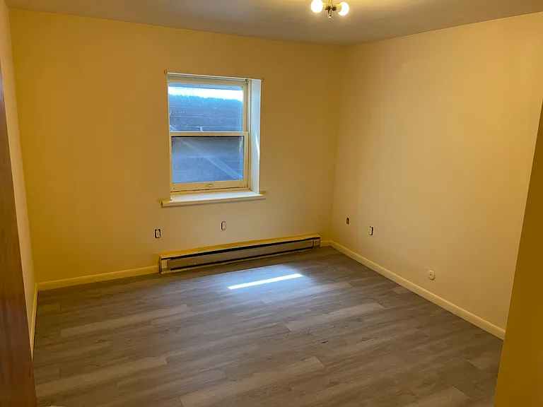 1404 6th Ave #3 — Photo 4