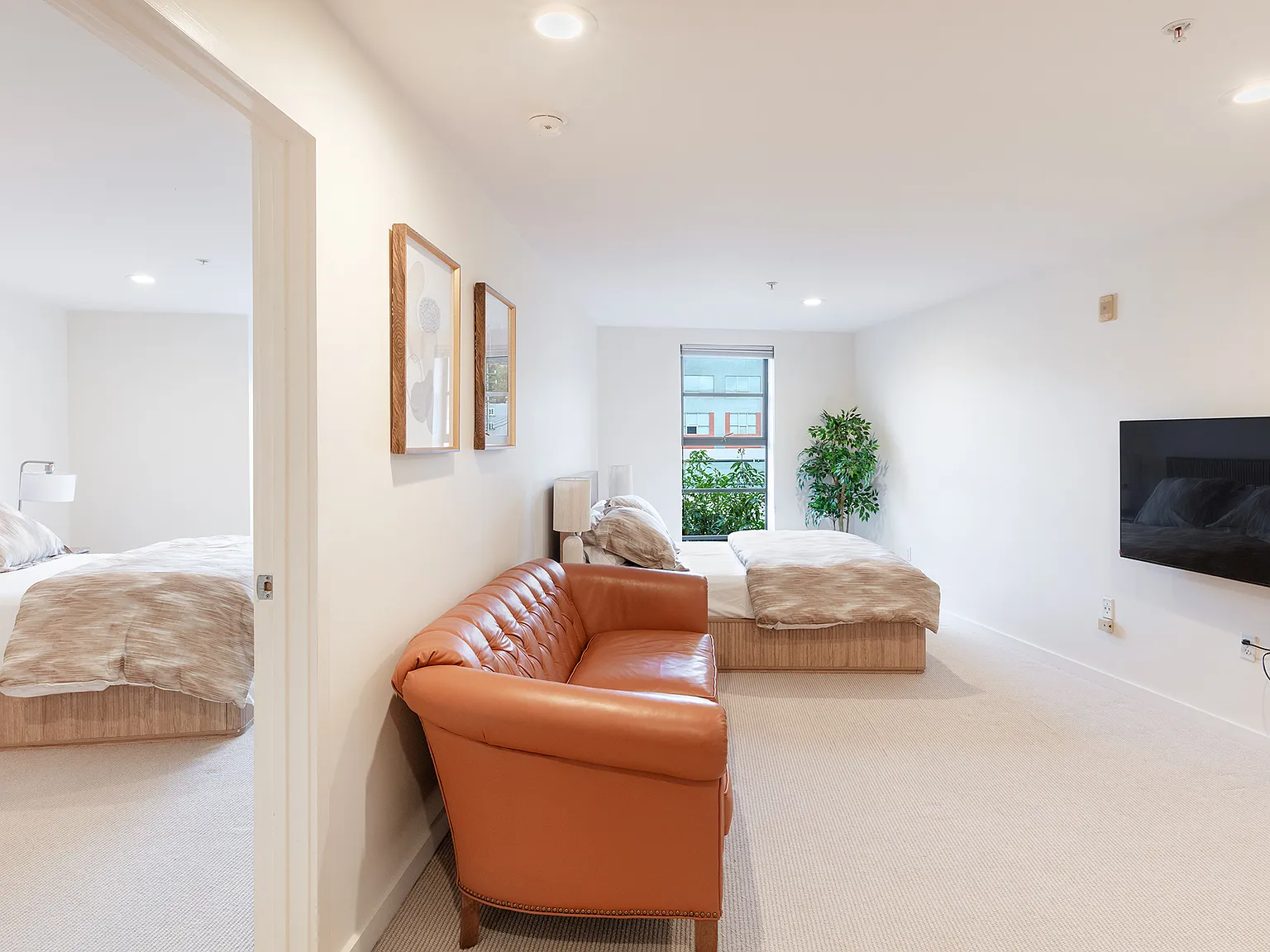 3 bed, 2000 sqft, $11,950 — Photo 4