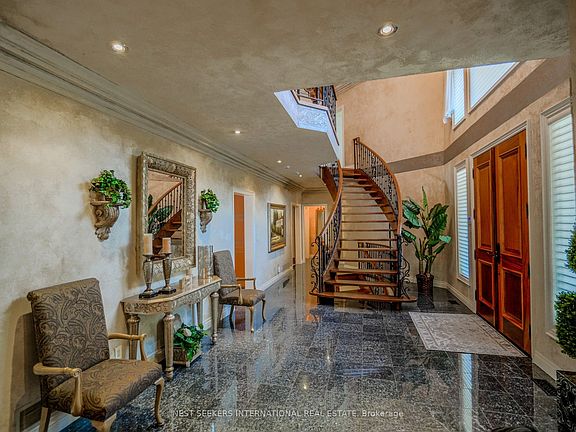 4th image of 60 Rachelle Ct