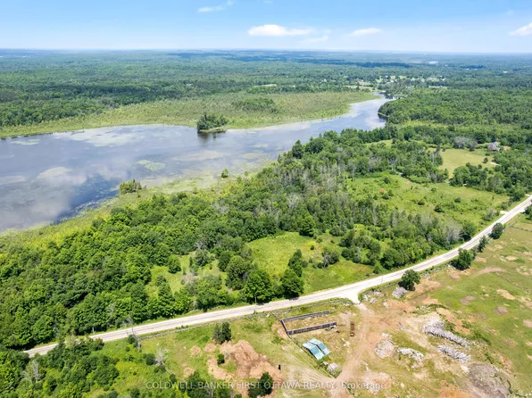 476 Ennis Rd, Tay Valley, ON K0G 1A0