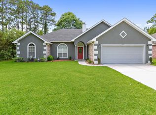 3221 N 7th St, Ocean Springs, MS 39564