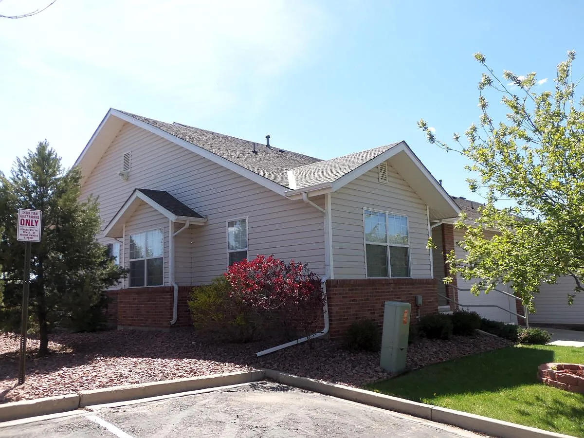 Side view of home - 1721 Maryknoll Point