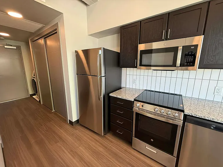 The Arnold Apartments — Photo 16
