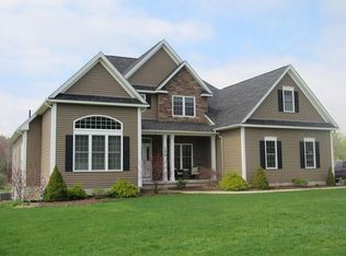 100 Gunn Rd, Southampton, MA 01073