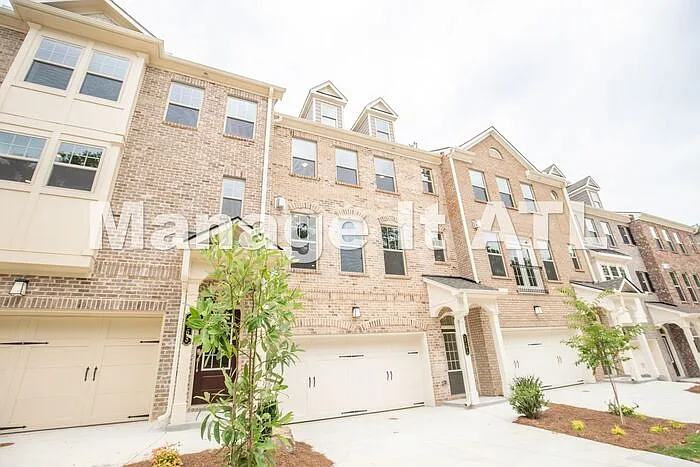 3161 Clairebrooke Ave