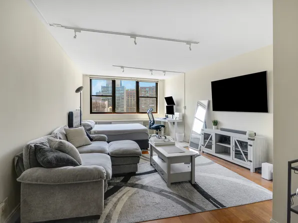225 East 36th Street image 1 of 10