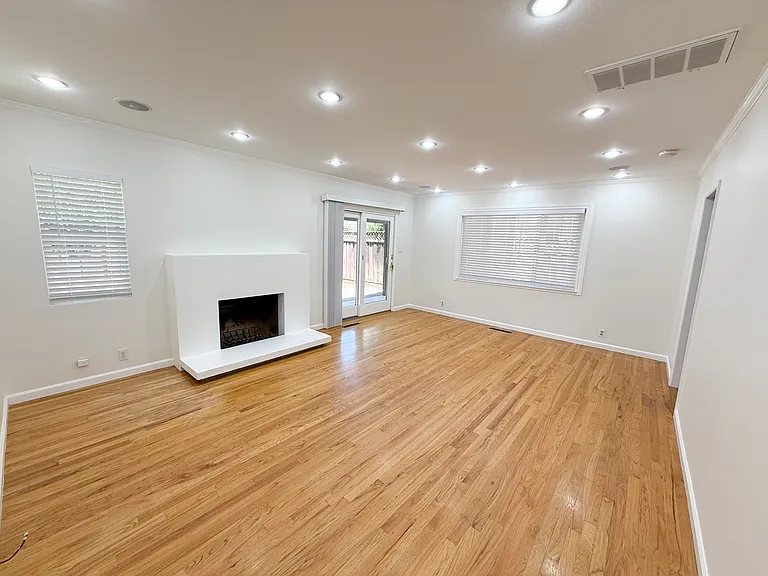 2577 New Jersey Ave — Photo 7