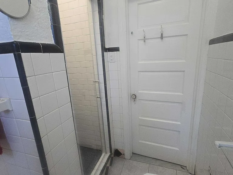 233 S 44th St #1 — Photo 8