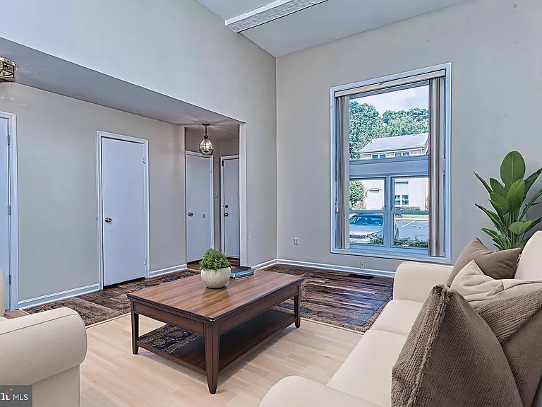 8467 Ivy Glen Ct — Photo 3