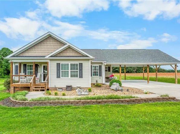 115 Garwood Ave, Boonville, NC 27011