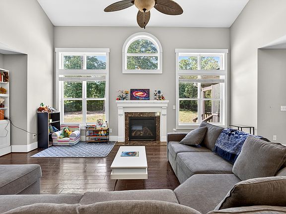4th image of 129 Plano Dr