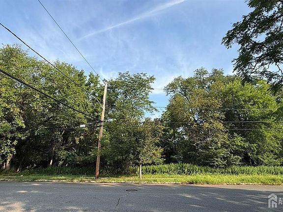 3rd image of 190 Highland Ave