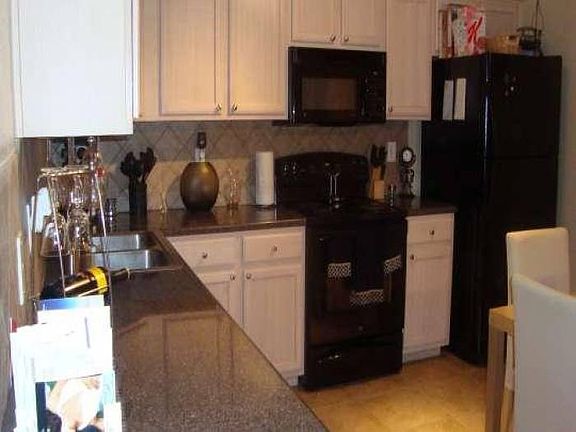 3rd image of 1756 Newport Pl #102