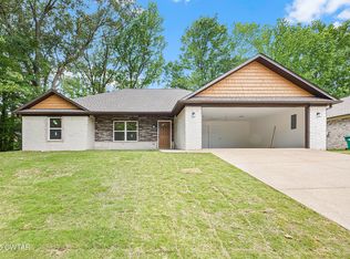 115 Greenvalley Dr, Jackson, TN 38305