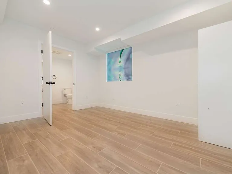 5654 La Mirada Ave #C000 — Photo 7