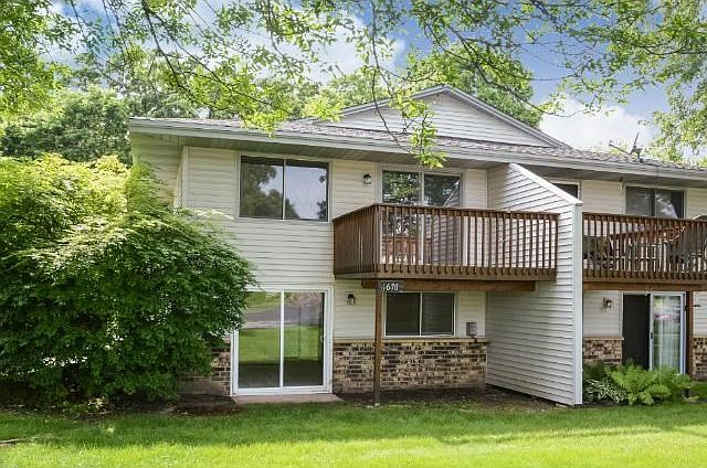 Nicely updated 2BD, 2BA townhome with south and east-facing windows!