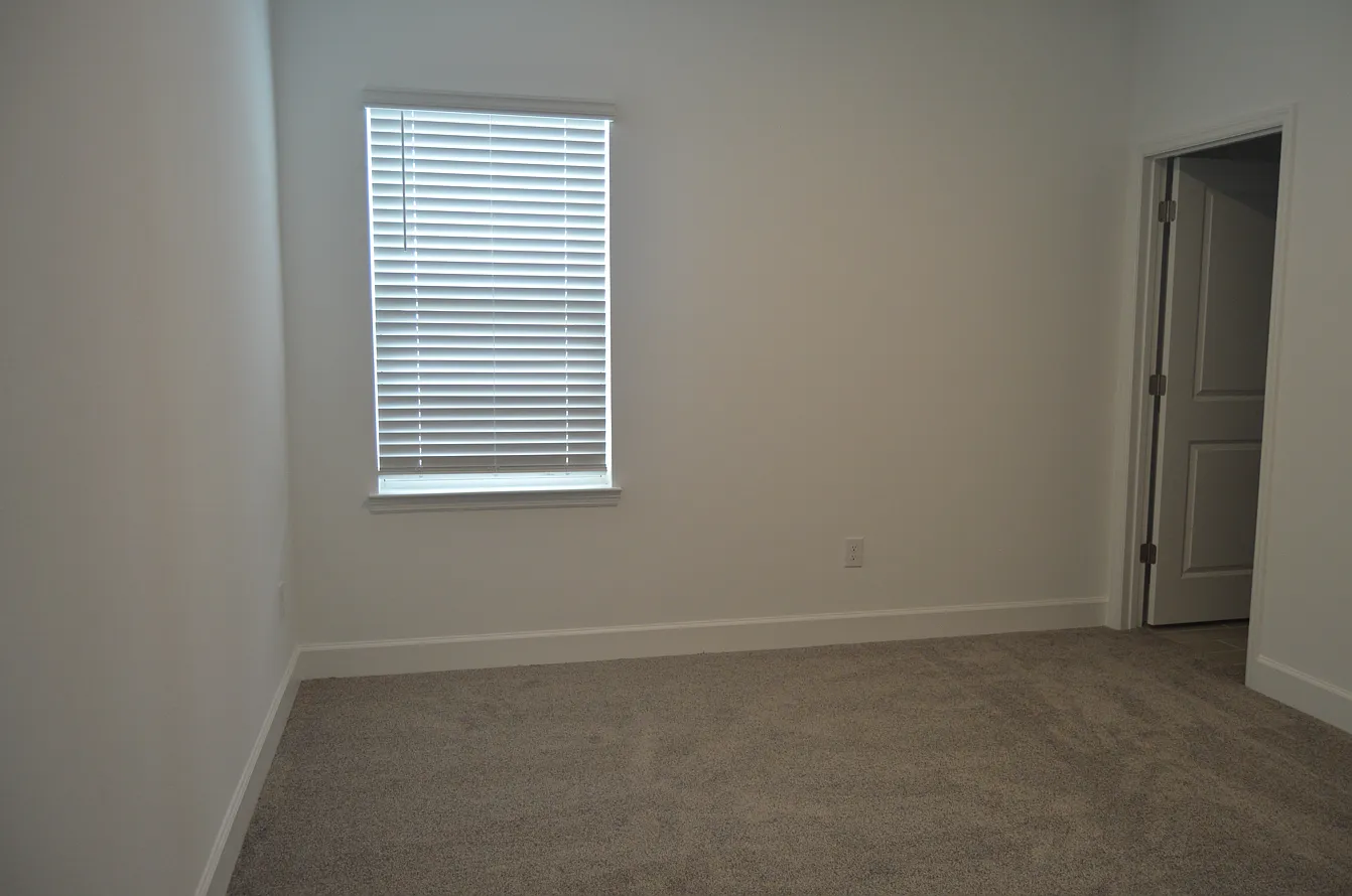 5 bed, 4.5 bath, 3835 sqft, $4,650 — Photo 4