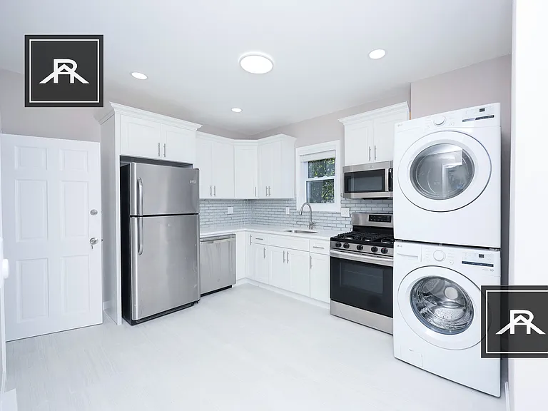 17 Saunders St #15 — Photo 2