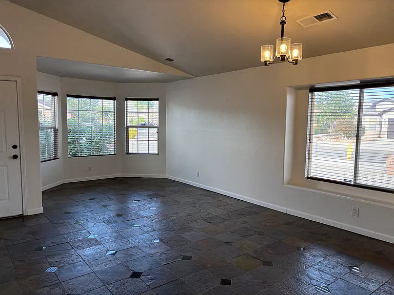 6232 Calle Feliz NW — Photo 4
