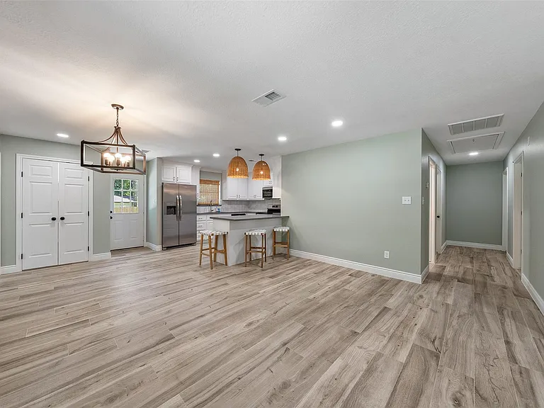 4884 Holly Ln W — Photo 7