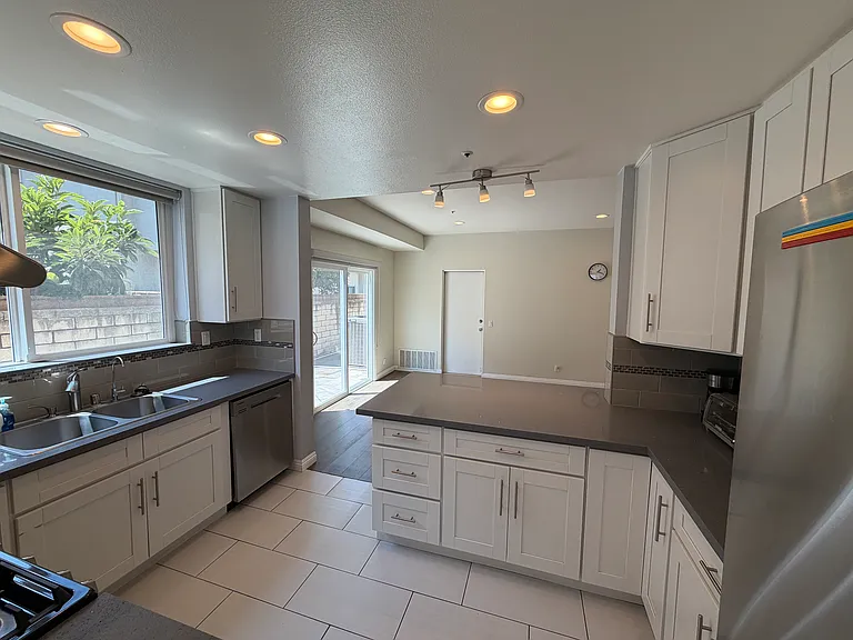 330 El Dorado St #4 — Photo 8
