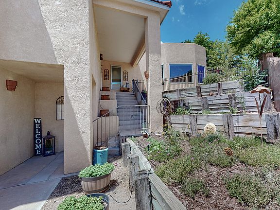 3rd image of 5427 La Colonia Dr NW