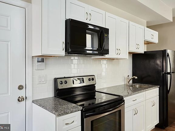 3rd image of 5514 Woodland Ave APT 1