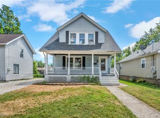 924 Walnut St, Elyria, OH 44035