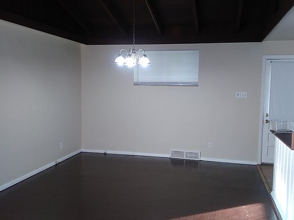 3rd image of 8416 Braddock Dr