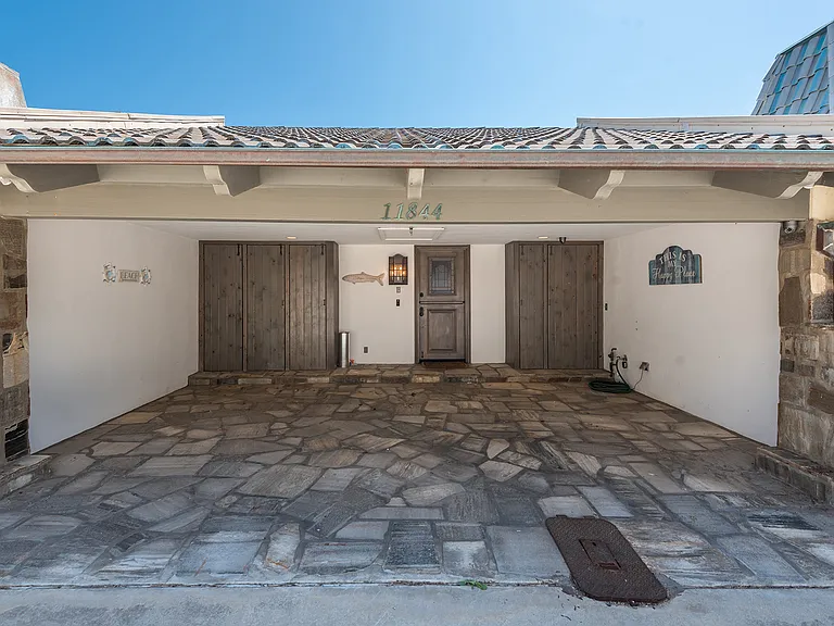 11844 Beach Club Way — Photo 40
