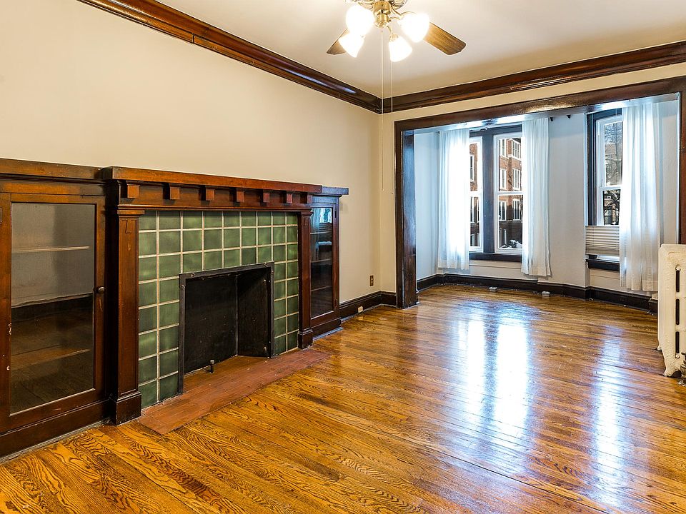 1st image of 5466 S Woodlawn Ave APT 1