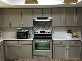 1749 Atrium Dr, Sun City Center, FL 33573