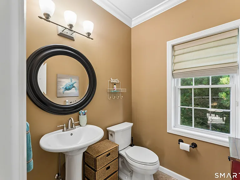 181 Martha Way — Photo 20