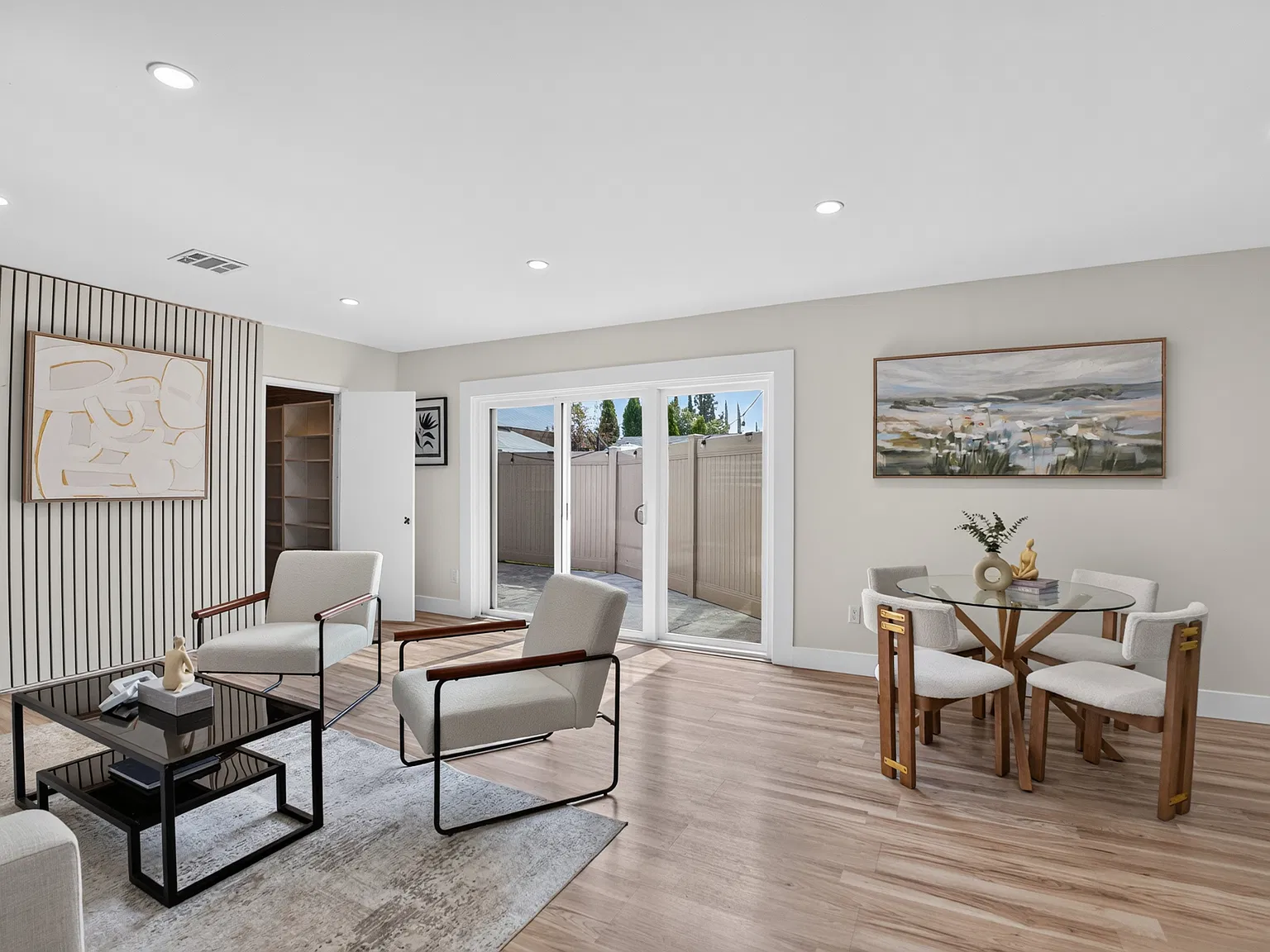 2 bed, 1000 sqft, $3,200 — Photo 2