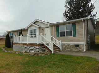 111 Joe Cooper Farm Rd, White Oak, WV 25989